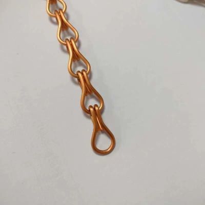 आसान स्थापना और उत्कृष्ट वेंटिलेशन के लिए कस्टम एल्यूमीनियम चेन फ्लाई स्क्रीन पर्दा