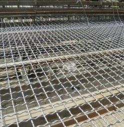 स्क्रीनिंग और फ़िल्टरिंग में 30 मीटर OEM गैल्वेनाइज्ड क्रिमड वायर मेष