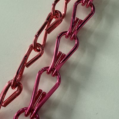 अनुकूलित पर्दे के आकार और अनुकूलित पैटर्न के साथ आसान स्थापना कस्टम एल्यूमीनियम चेन फ्लाई स्क्रीन