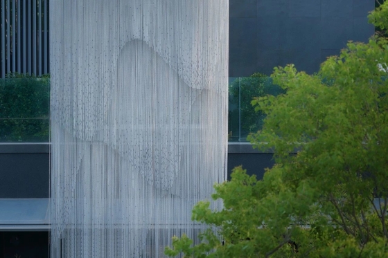 एल्यूमीनियम चेन फ्लाई स्क्रीन: एक आरामदायक और कीट-मुक्त घर का अंतिम समाधान