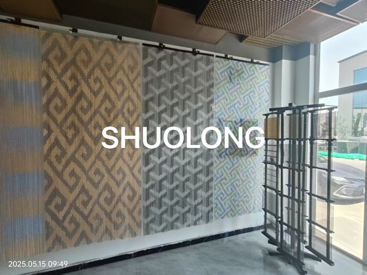 कस्टम एल्यूमीनियम चेन फ्लाई स्क्रीन रेल और अन्य फिटिंग के साथ