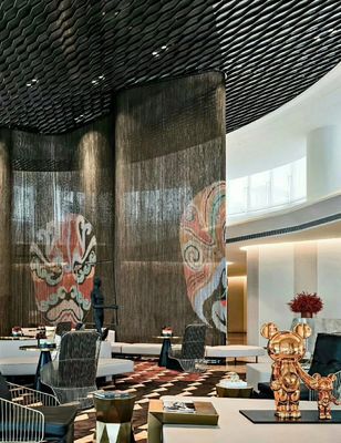 औद्योगिक सुरक्षा मानकों को पूरा करने के लिए डिज़ाइन की गई उच्च शक्ति एल्यूमीनियम चेन फ्लाई स्क्रीन