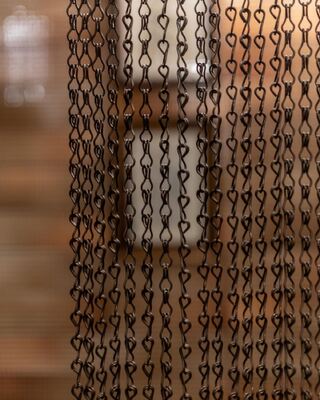 पुनः प्रयोज्य कीट संरक्षण के लिए 60% खुले क्षेत्र और 1.2 मिमी तार व्यास के साथ एल्यूमीनियम चेन फ्लाई स्क्रीन