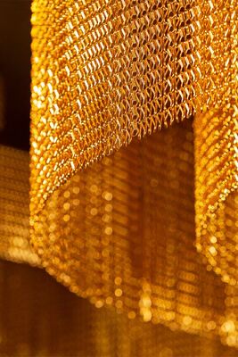 कीट सुरक्षा के लिए 60% खुले क्षेत्र और 1.2 मिमी तार व्यास के साथ 12x24 मिमी चेन आकार की एल्यूमीनियम चेन फ्लाई स्क्रीन